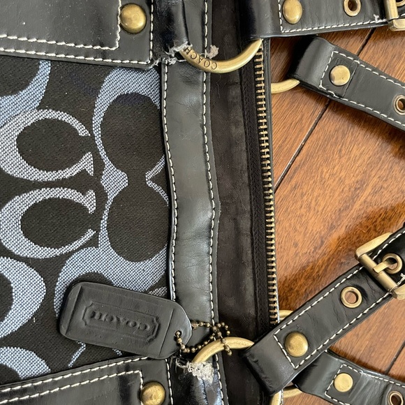 Coach purse - Picture 4 of 8